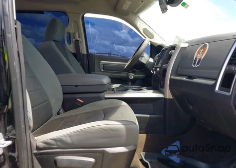 2013 Ram 1500 Big Horn z USA, uszkodzony, nr VIN 1C6RR6LT3DS628562